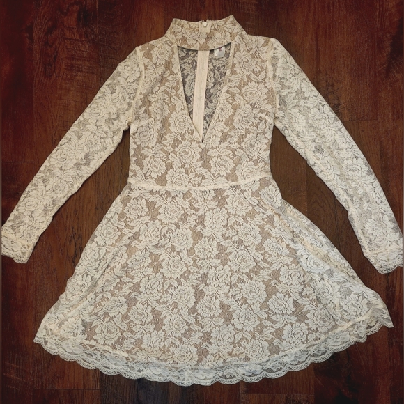 Guitii Dresses & Skirts - Juniors Small Guitii Lace Dress